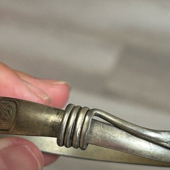 STAINLESS STEEL Engraved Silver Bangle Bracelet With bird detail 🕊️ - Picture 7 of 7